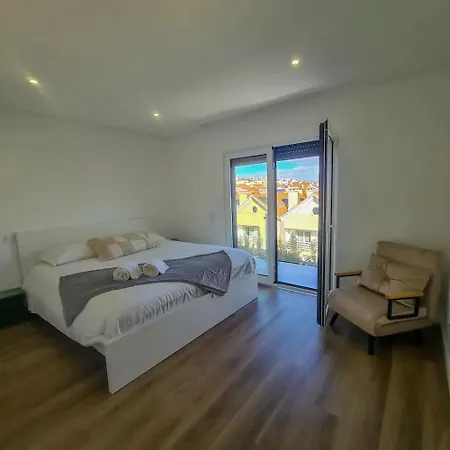 Lägenhet Charming In 90 Sqm With Terrace São Domingos de Rana